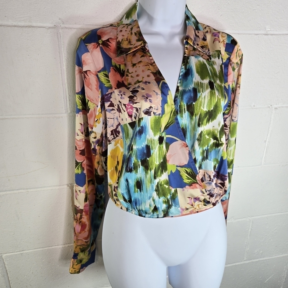 Rachel Zoe floral satin faux wrap cropped long sleeve blouse - Picture 7 of 9